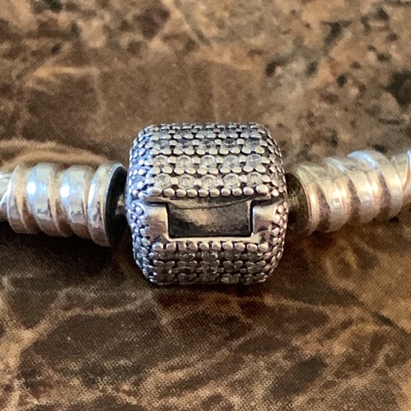 Authentic Pandora Moments Sparkling Pavé Clasp Snake Chain Bracelet - Picture 8 of 8